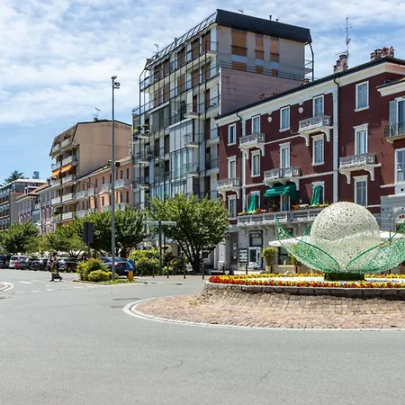Appartement The Lux - Fronte Lago- Ac - Wifi - By Guestaly